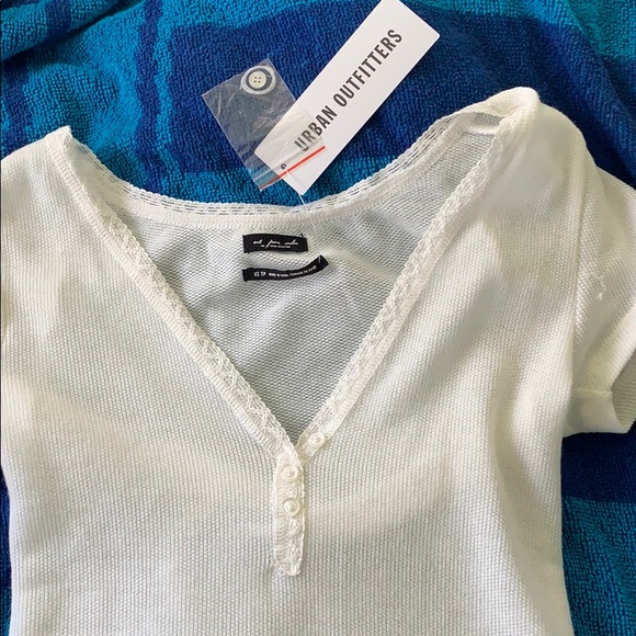 Urban Outfitters White laced top - Picture 2 of 3